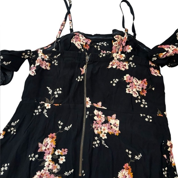 Black pink white floral off shoulder jumpsuit size small - Picture 5 of 6
